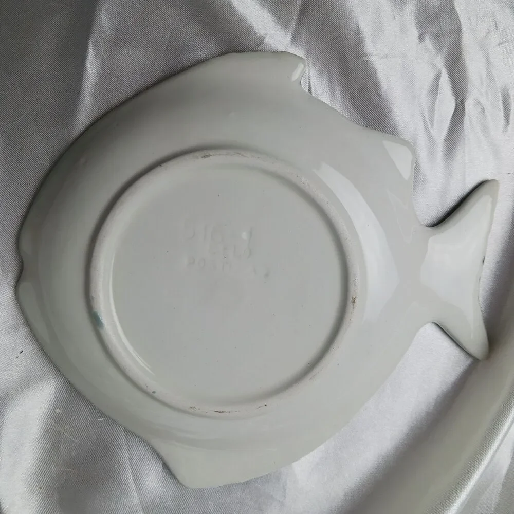 Vintage Portugal Faiancas Belo Art Pottery Fish Shaped 6 1/2'' Plate